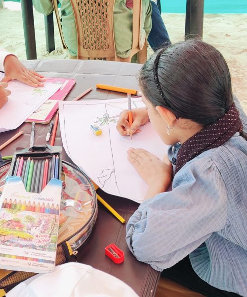 Lagoon-themed painting competition for children Lagoon-themed painting competition for children
