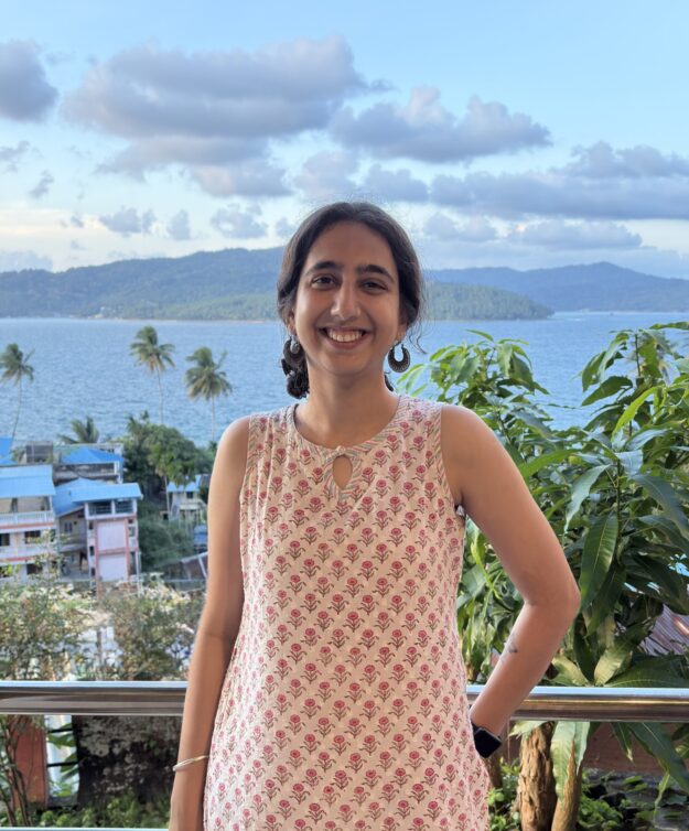 Shweta Madgulkar (2)